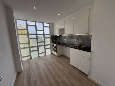 Apartamento T1 Totalmente Renovado em Loures