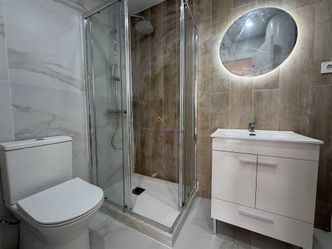 Apartamento T1 Totalmente Renovado em Loures