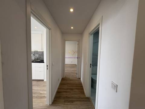 Apartamento T1 Totalmente Renovado em Loures