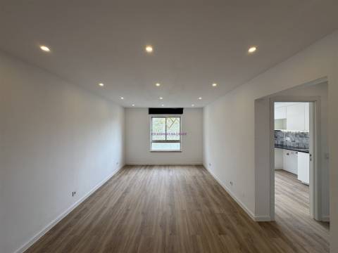 Apartamento T1 Totalmente Renovado em Loures