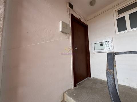 T2 Totalmente Renovado na Pontinha