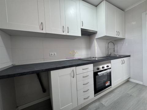 T2 Totalmente Renovado na Pontinha