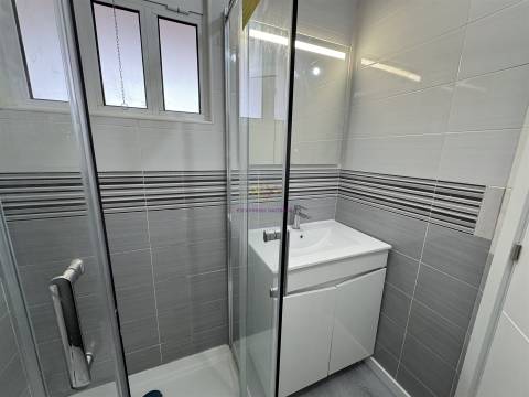 T2 Totalmente Renovado na Pontinha