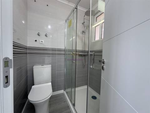 T2 Totalmente Renovado na Pontinha