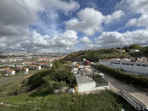 T2 Totalmente Renovado na Pontinha