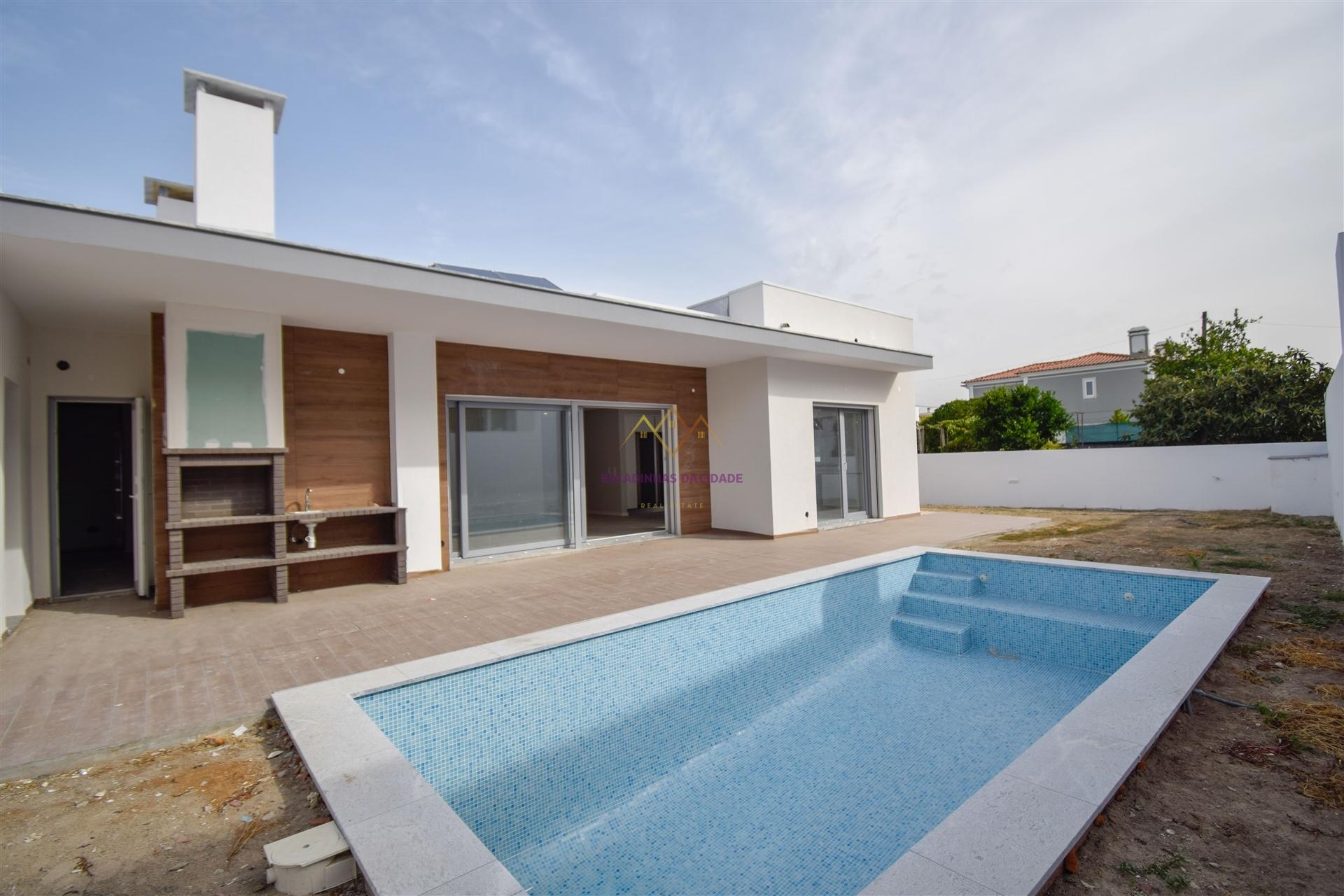 Moradia Térrea T4 com piscina em Azeitão