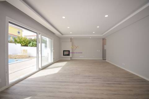 Moradia Térrea T4 com piscina em Azeitão