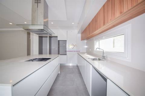 Moradia Térrea T4 com piscina em Azeitão