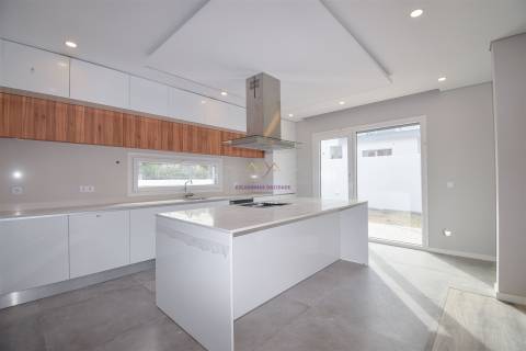 Moradia Térrea T4 com piscina em Azeitão