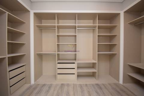 Moradia T4 Isolada com piscina em zona nobre de Azeitão