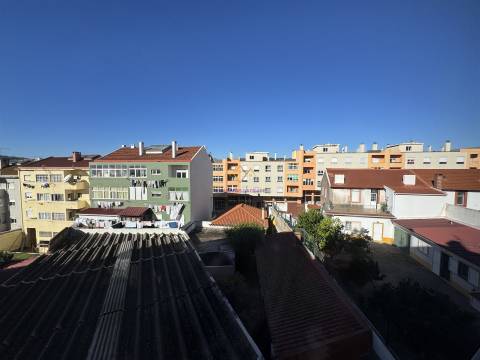 Apartamento T3 Totalmente Renovado em Setúbal