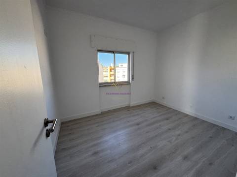 Apartamento T3 Totalmente Renovado em Setúbal