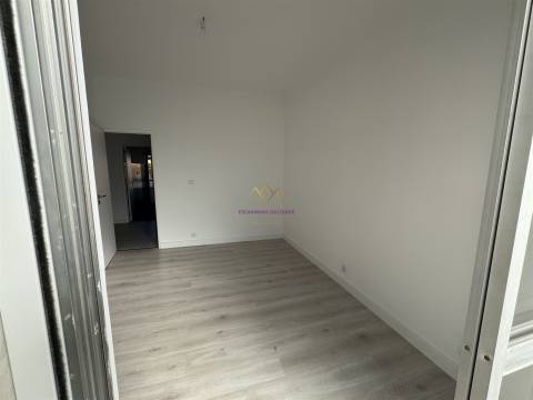 Apartamento T3 Totalmente Renovado em Setúbal