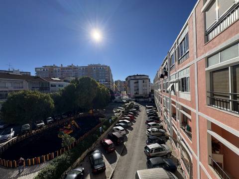 Apartamento T3 Totalmente Renovado em Setúbal