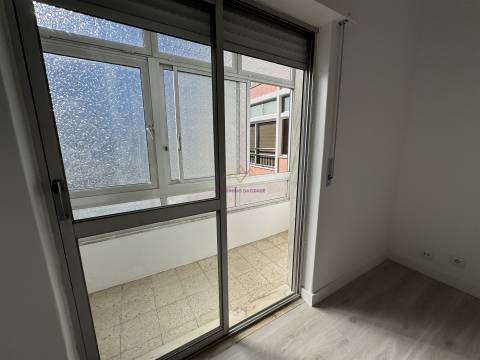 Apartamento T3 Totalmente Renovado em Setúbal