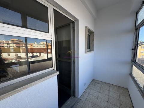 Apartamento T3 Totalmente Renovado em Setúbal