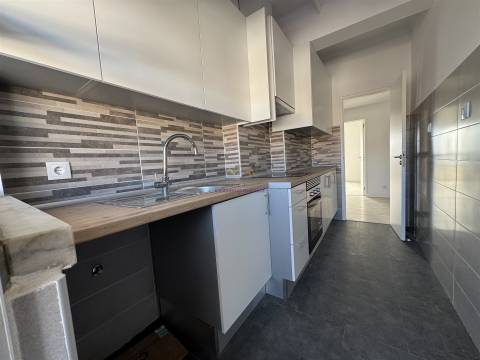 Apartamento T3 Totalmente Renovado em Setúbal