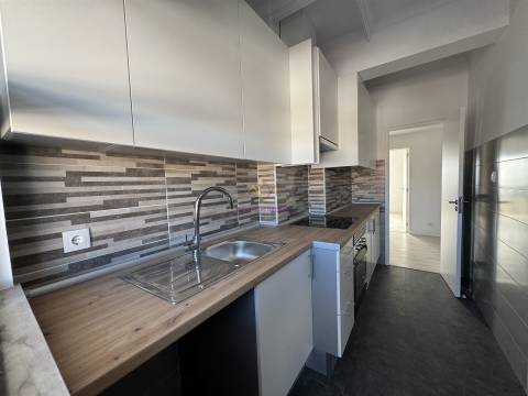 Apartamento T3 Totalmente Renovado em Setúbal