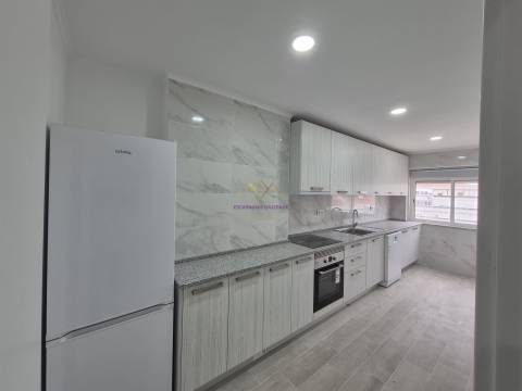 T3 remodelado na Amadora - Venteira