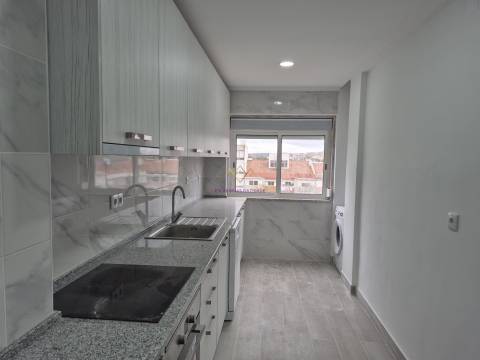 T3 remodelado na Amadora - Venteira