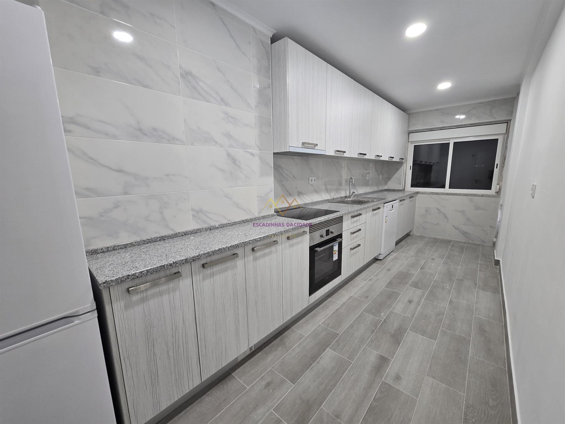 T3 remodelado na Amadora - Venteira