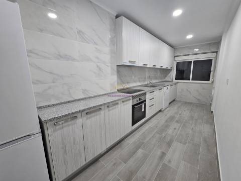 T3 remodelado na Amadora - Venteira