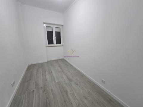 T3 remodelado na Amadora - Venteira