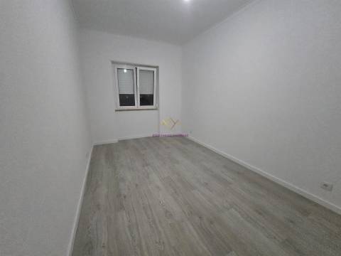 T3 remodelado na Amadora - Venteira