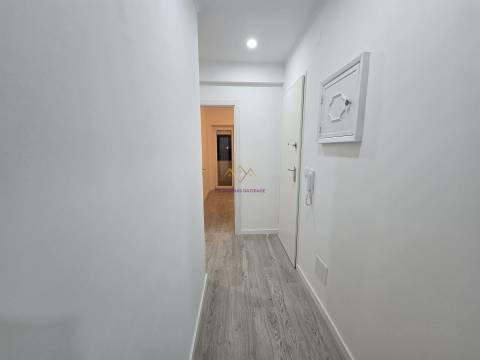 T3 remodelado na Amadora - Venteira