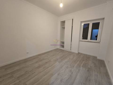 T3 remodelado na Amadora - Venteira