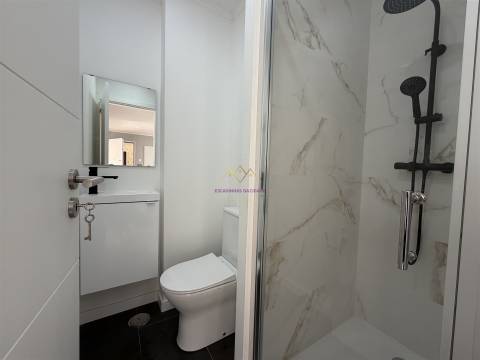 Excelente T4 Remodelado na Damaia em ótima rua