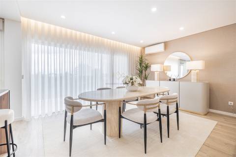 T3+2 Novo com Garagem Box e Grandes Terraços— Montijo