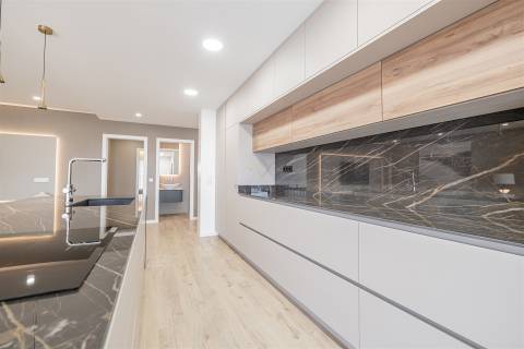 T3+2 Novo com Garagem Box e Grandes Terraços— Montijo