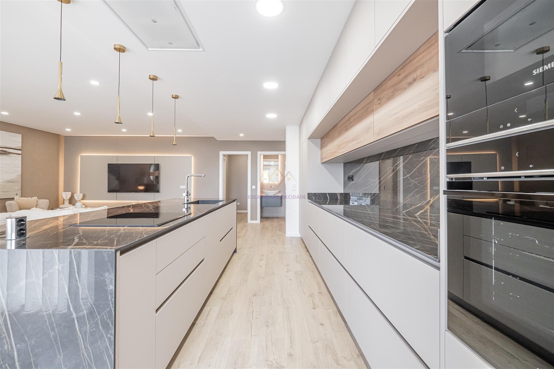 T3+2 Novo com Garagem Box e Grandes Terraços— Montijo