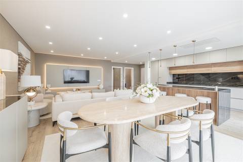 T3+2 Novo com Garagem Box e Grandes Terraços— Montijo