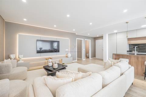 T3+2 Novo com Garagem Box e Grandes Terraços— Montijo