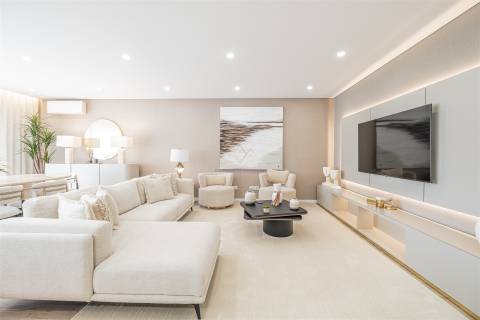 T3+2 Novo com Garagem Box e Grandes Terraços— Montijo