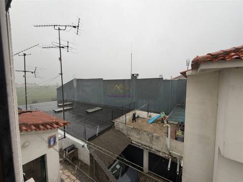 Excelente T1 totalmente remodelado em Porto Salvo – Oeiras