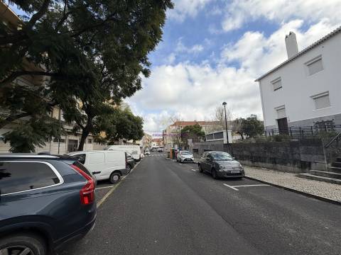 T2 com Terraço na Venteira | Remodelação Total