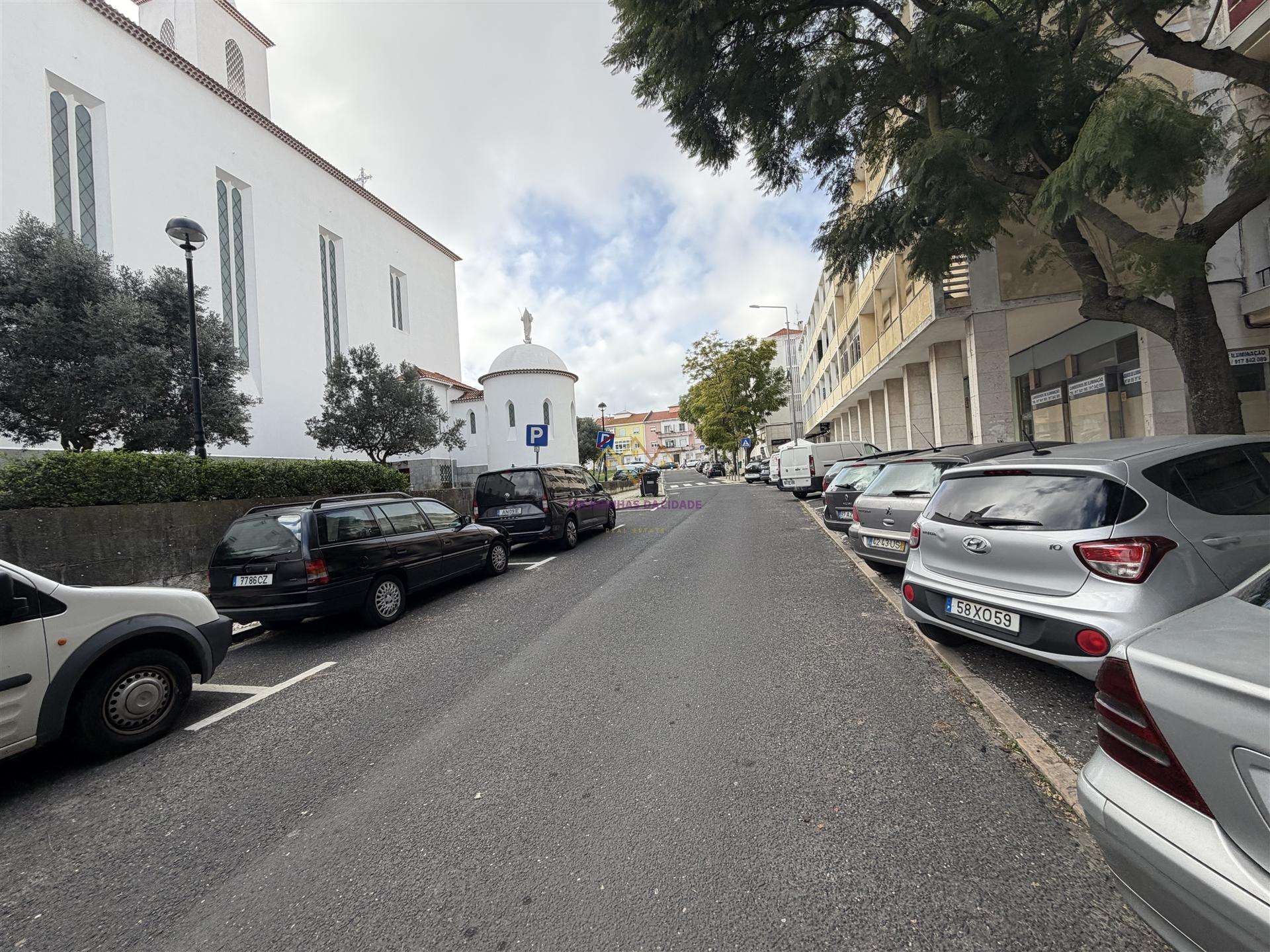 T2 com Terraço na Venteira | Remodelação Total