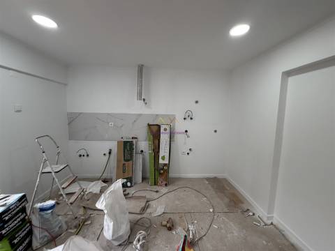 T2 com Terraço na Venteira | Remodelação Total