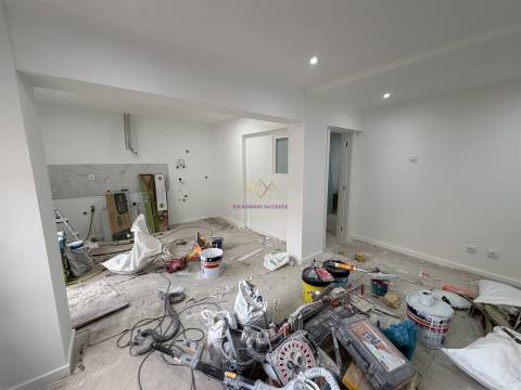 T2 com Terraço na Venteira | Remodelação Total