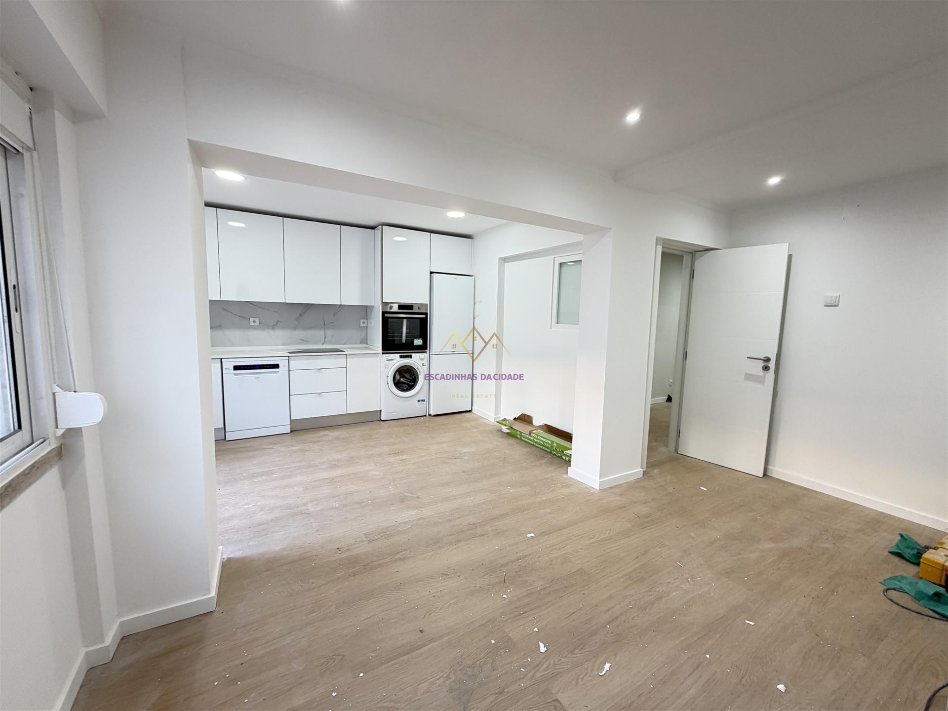 T2 com Terraço na Venteira | Remodelação Total