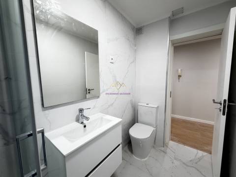 T2 com Terraço na Venteira | Remodelação Total