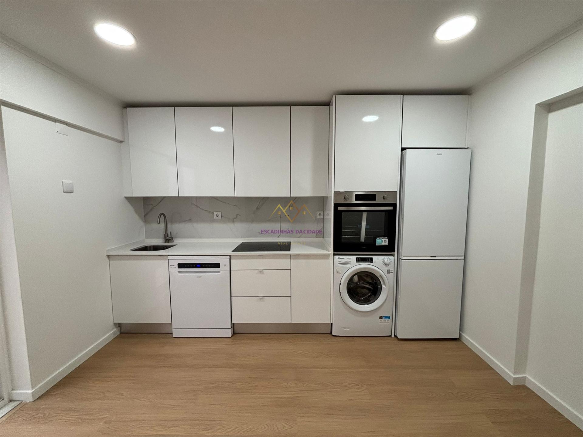 T2 com Terraço na Venteira | Remodelação Total