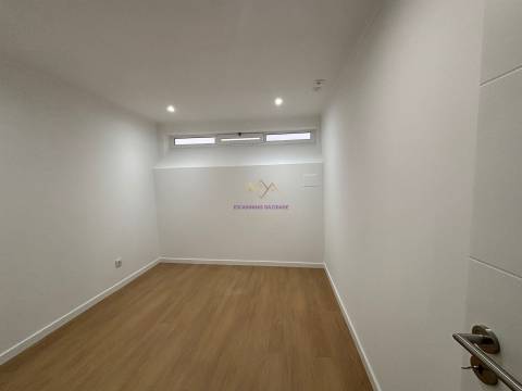 T2 com Terraço na Venteira | Remodelação Total