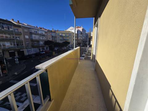 T3 remodelado na Amadora - Falagueira