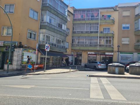 T3 remodelado na Amadora - Falagueira