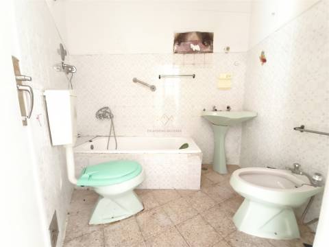 T2 para Reabilitação no Centro de Carnaxide | Elevado Potencial de Valorização