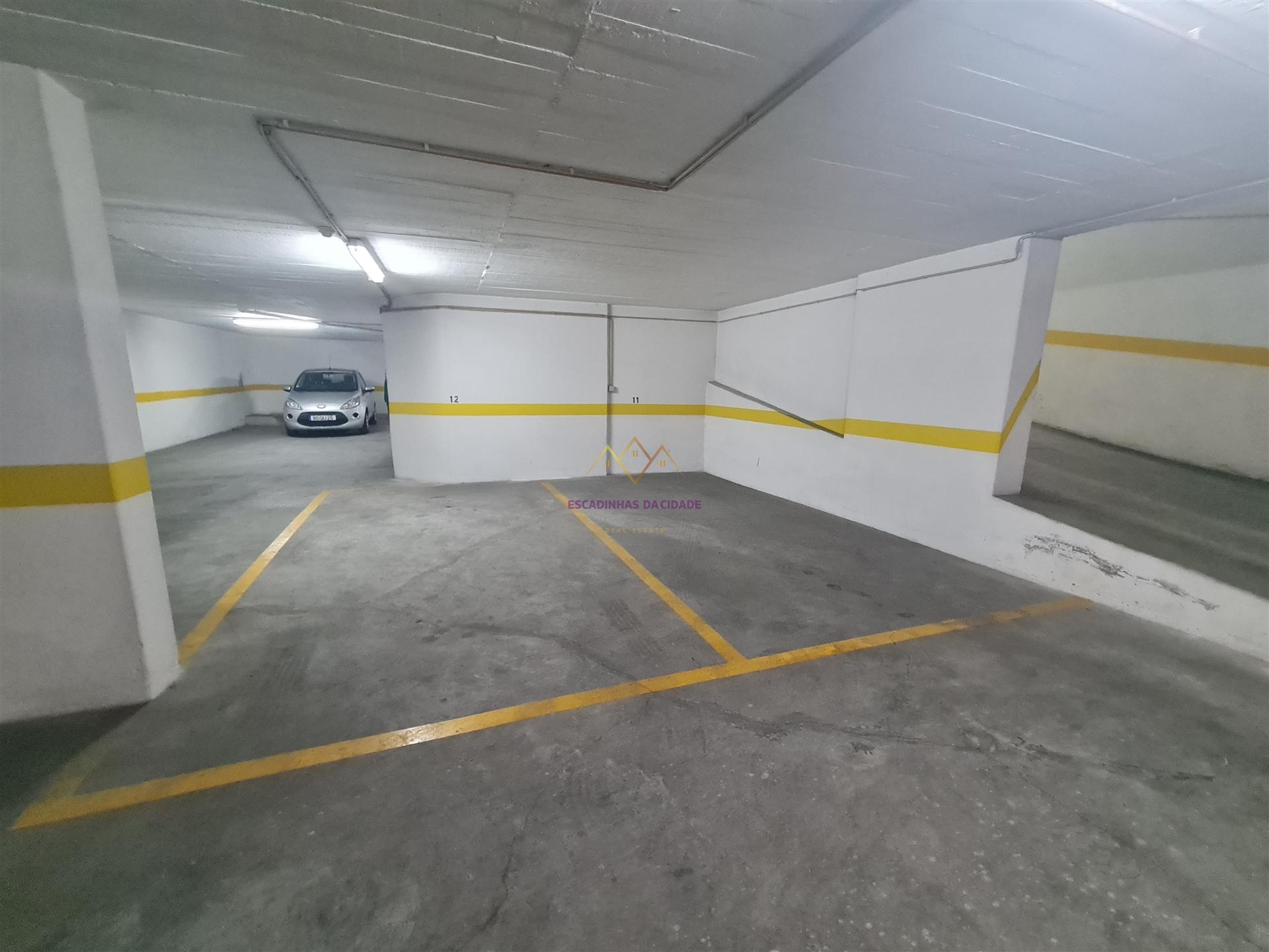 Parqueamentos para venda na Rua de São Domingos Benfica